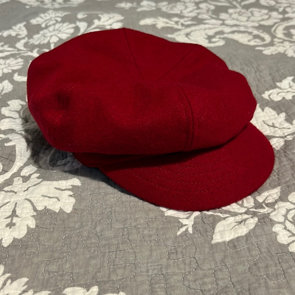 Woman’s hat!